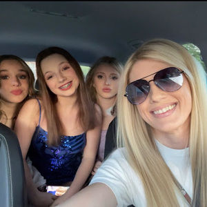 Meet your Posher, Laura